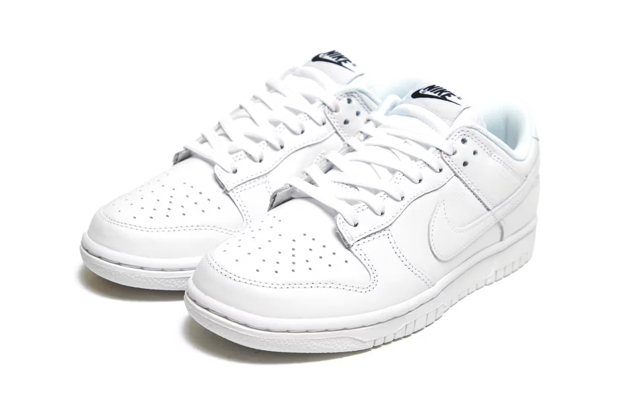 Nike - Dunk Low Triple White