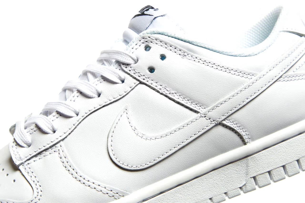 Nike - Dunk Low Triple White